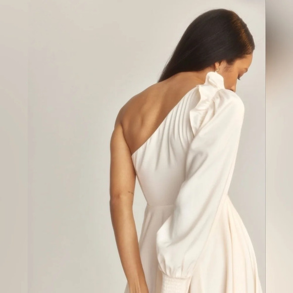 RW&CO. Cream One Shoulder Dress - Picture 6 of 10
